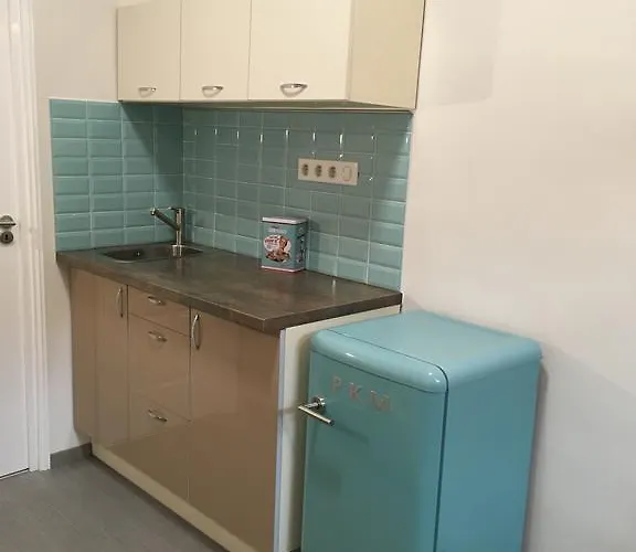 In Iii. * 布达佩斯