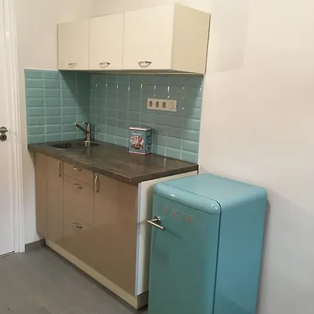 In Iii. * Budapeszt