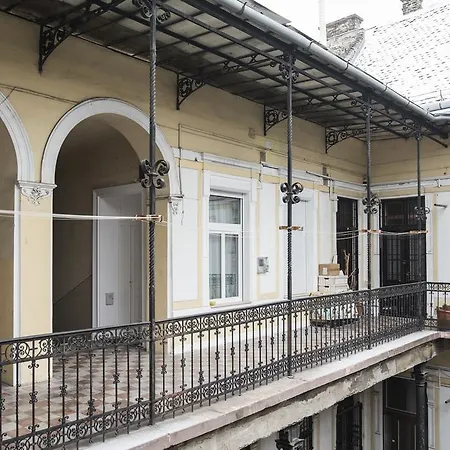 In Iii. Apartament Budapeszt