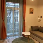 In Iii. Apartament